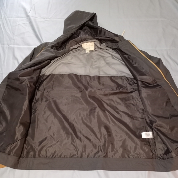 Weatherproof jacket - Picture 6 of 11